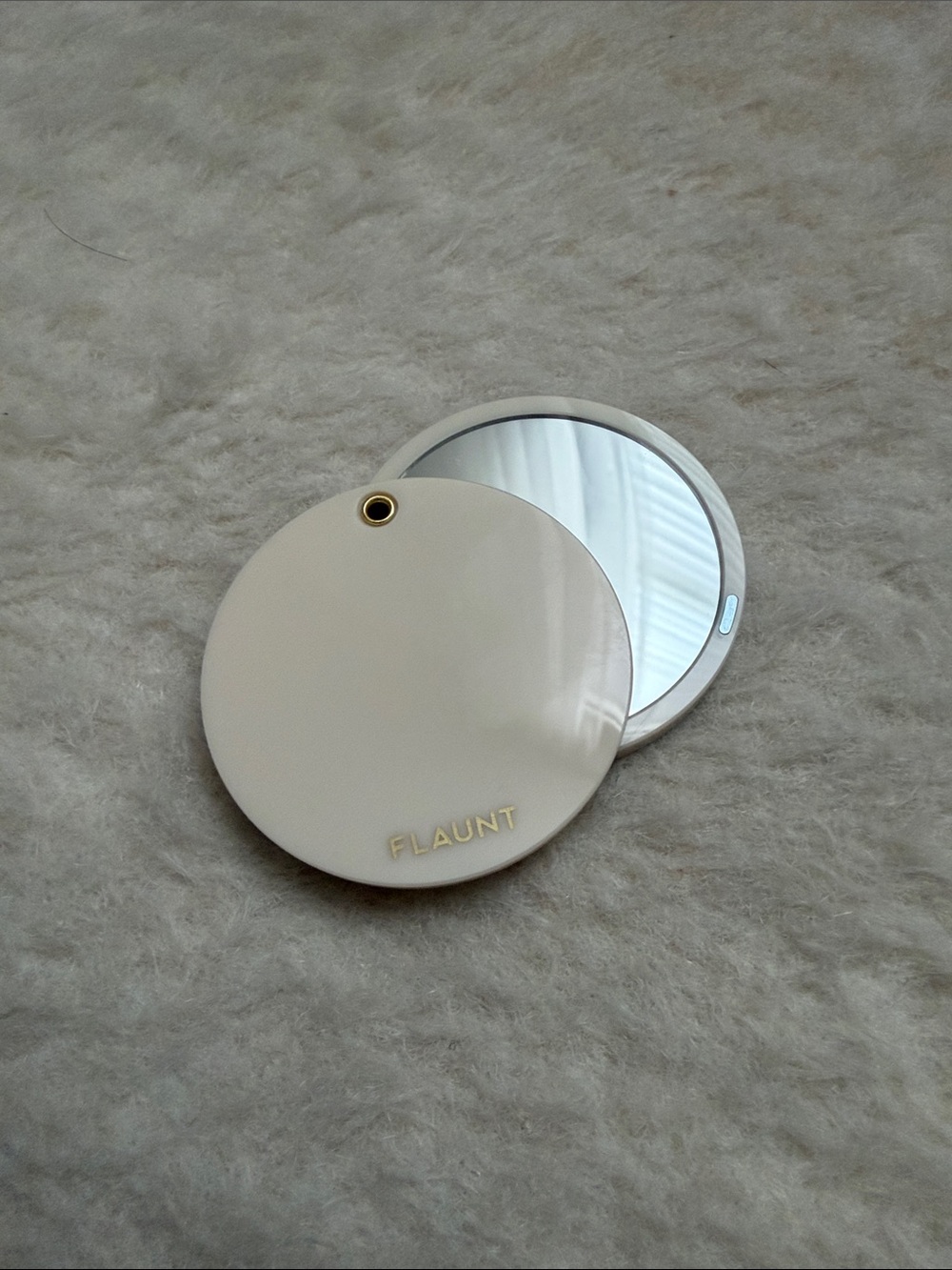 Flaunt nude MagSafe compact mirror